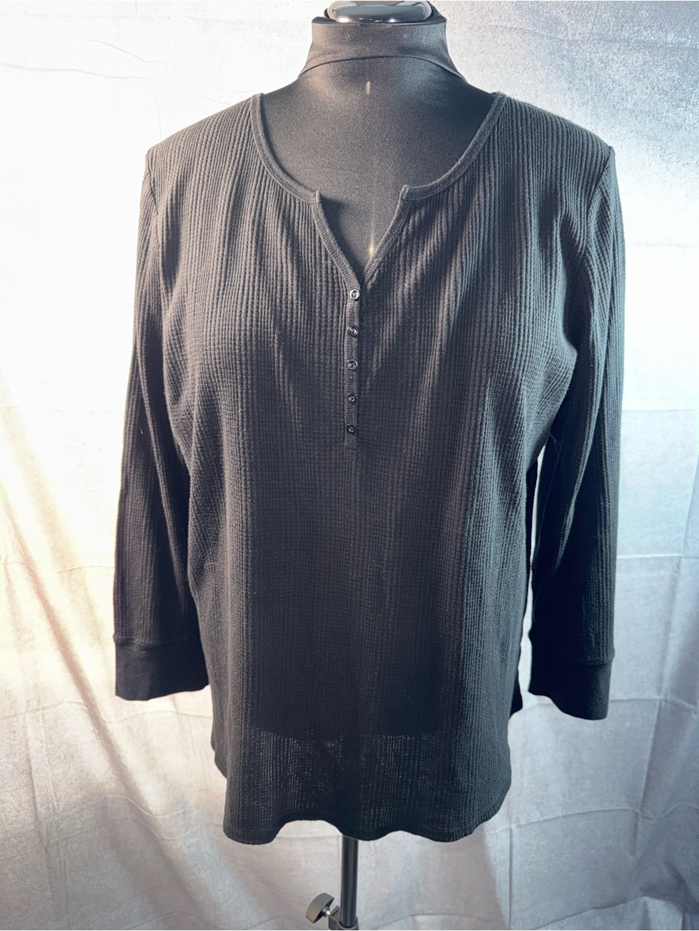 1900-Cacique Black Waffle Henley Long Sleeve Top